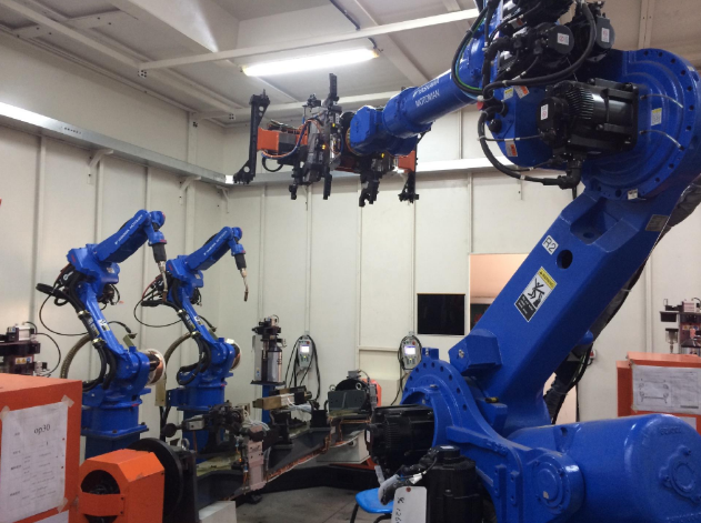 利用商业机器人组成柔性自动化加工单元,是目前生产自动化的大势所